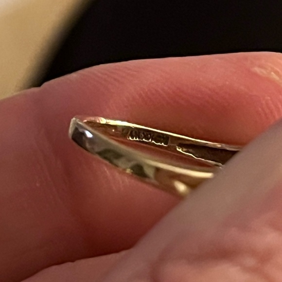 10 karat yellow gold diamond swirl ring, size 5 1/2, beautiful great condition - Picture 4 of 10